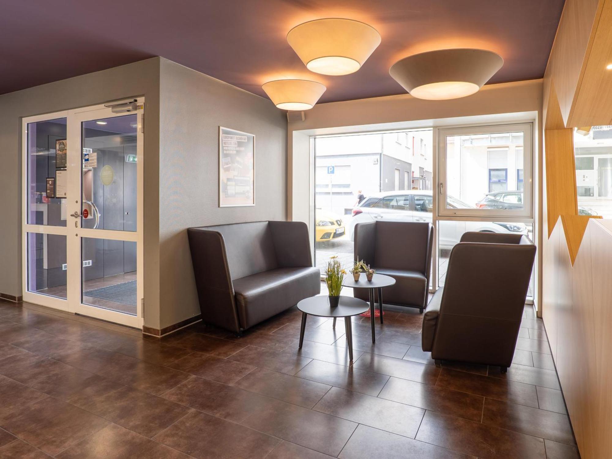 B&B Hotel Хейльбронн Экстерьер фото